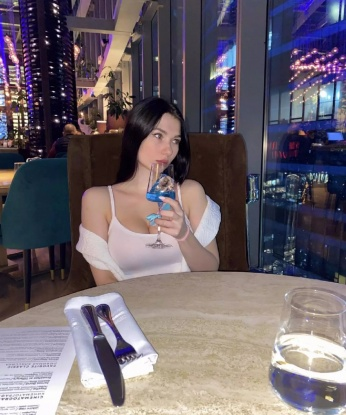 🔥 У меня есть много услуг, которые станут для тебя настоящим открытием. 😈 Мои нежные руки и прекрасное тело возбудят тебя до предела, а мои губы будут нежно целовать каждый сантиметр твоего тела. 💋 Я гарантирую полный комфорт и конфиденциальность. Мой опыт и страсть позволяют мне удовлетворять твои самые скрытые желания. 😈 У меня отличные отзывы и настоящие фото. Не упусти свой шанс на незабываемое удовольствие со мной! 💥 Надиночка